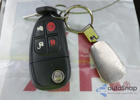 2002 Jaguar X-Type 2.5L из США, поврежденный, VIN SAJEA51D92XC15084